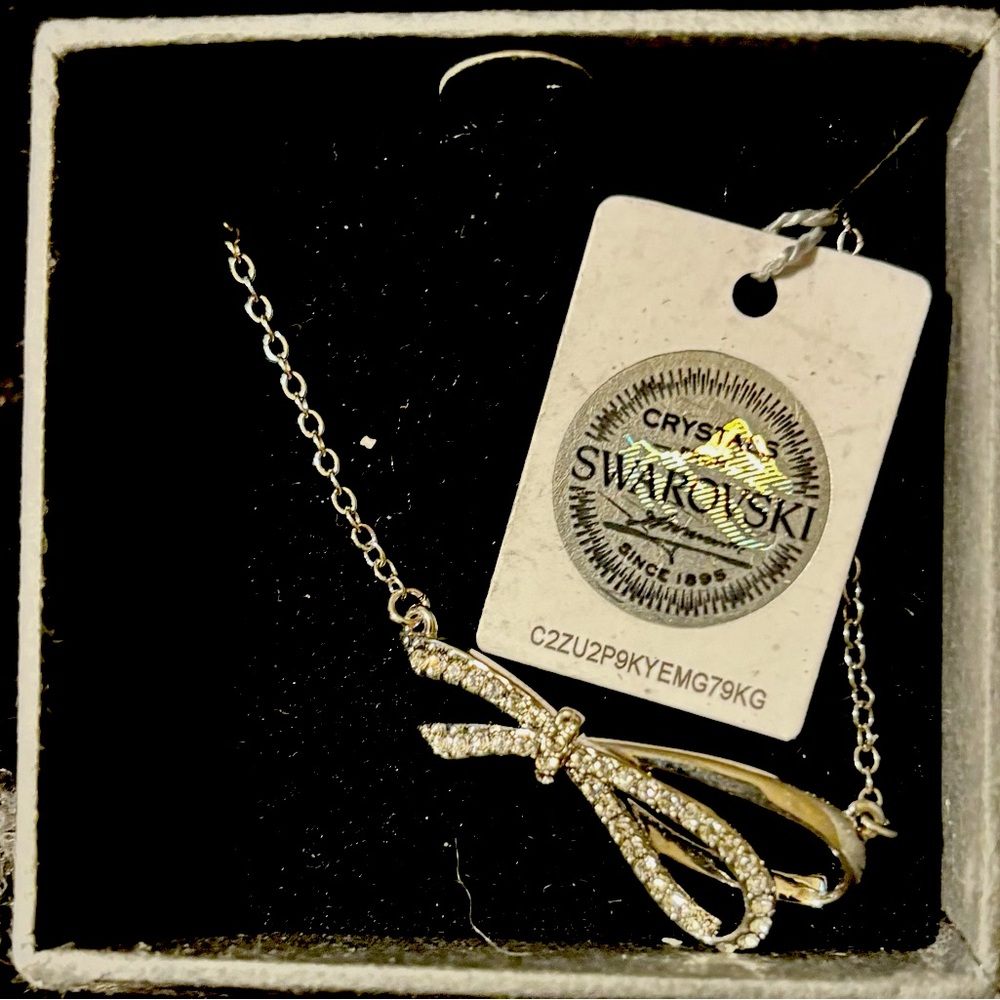 NIC & SYD Infinity Bow Necklace Swarovski Crystal Plated Brand New NIB